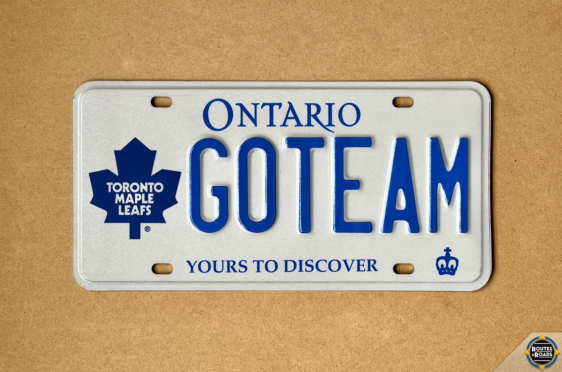 Ontario sample licence plate featuring an older logo of the Toronto Maple Leafs.
