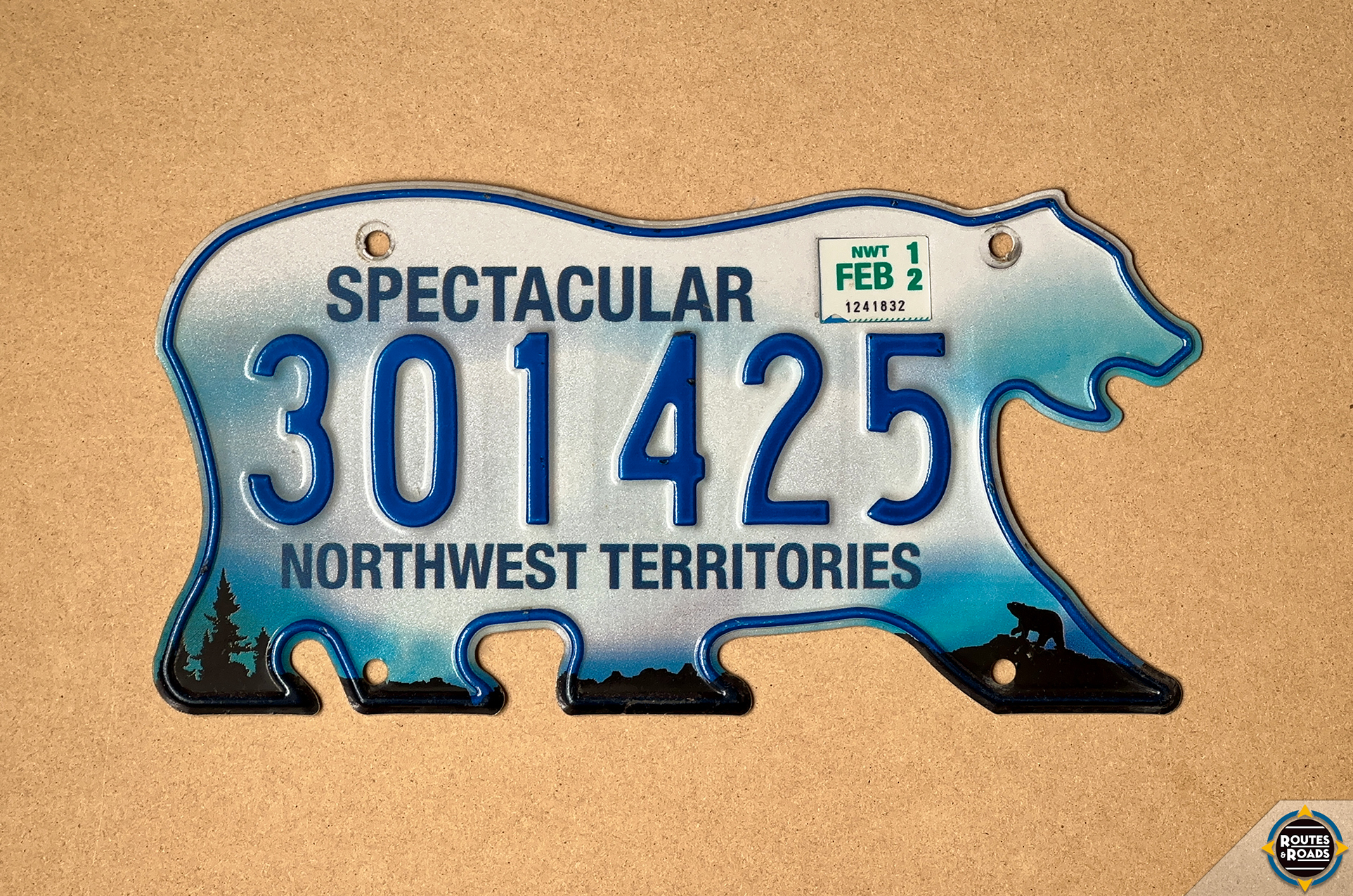 The current polar bear licence plate design used in the Northwest Territories.